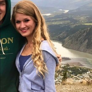 Meet your Posher, Alyssa